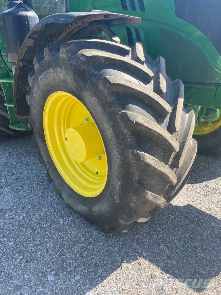 John Deere 6155 R Tractoren