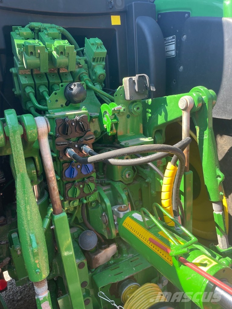 John Deere 6155 R Tractoren