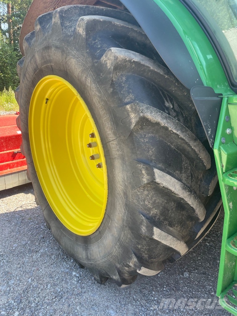 John Deere 6155 R Tractoren
