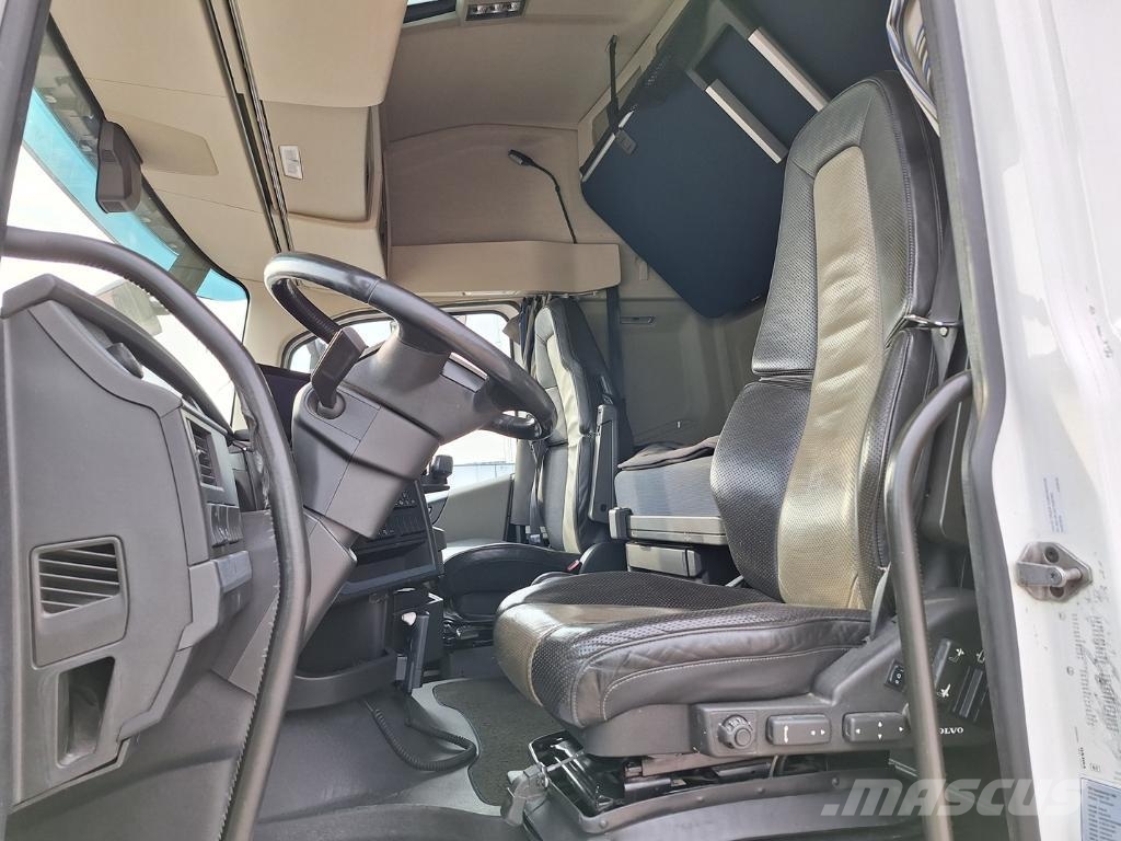 AB EKERI OY Vehicle Rigid 6x2-2 box full side opening ボックスボディー、ウイング、箱車