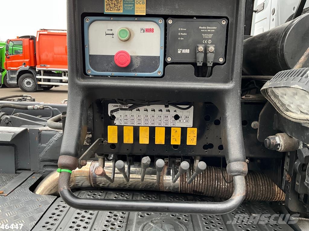 Mercedes-Benz Arocs 3251 8x4 Euro 6 Hiab 28 Tonmeter laadkraan شاحنات الرافعات الخطافية