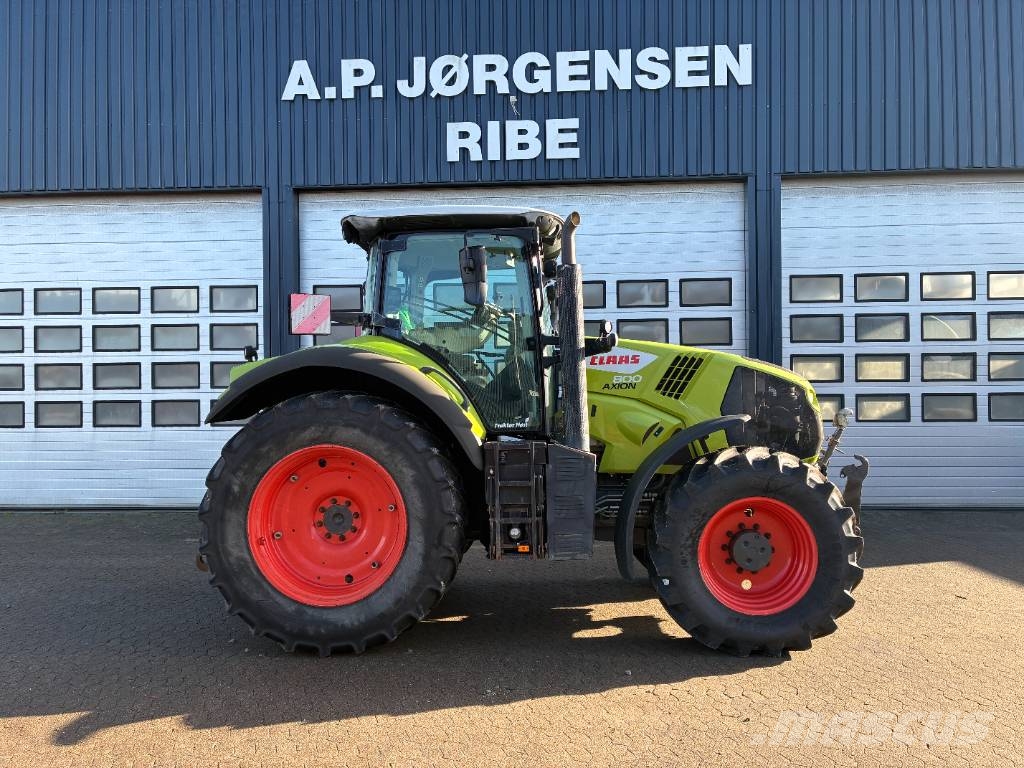 CLAAS Axion 800 Traktori