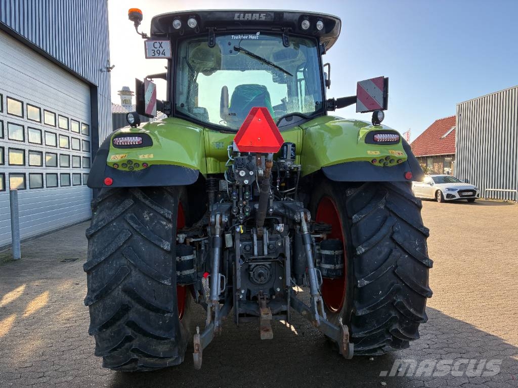CLAAS Axion 800 Traktori