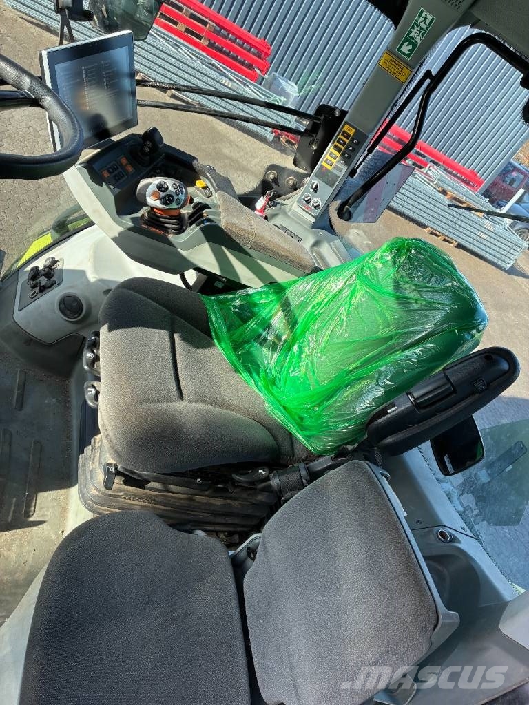 CLAAS Axion 800 Traktori