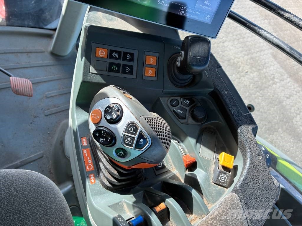 CLAAS Axion 800 Traktori