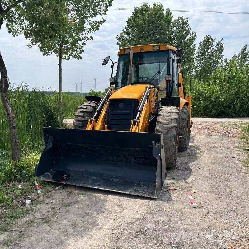 JCB 4CX Ekskavaatorlaadurid