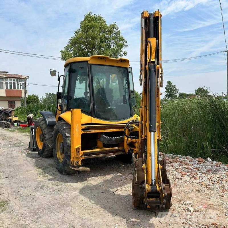 JCB 4CX Ekskavaatorlaadurid