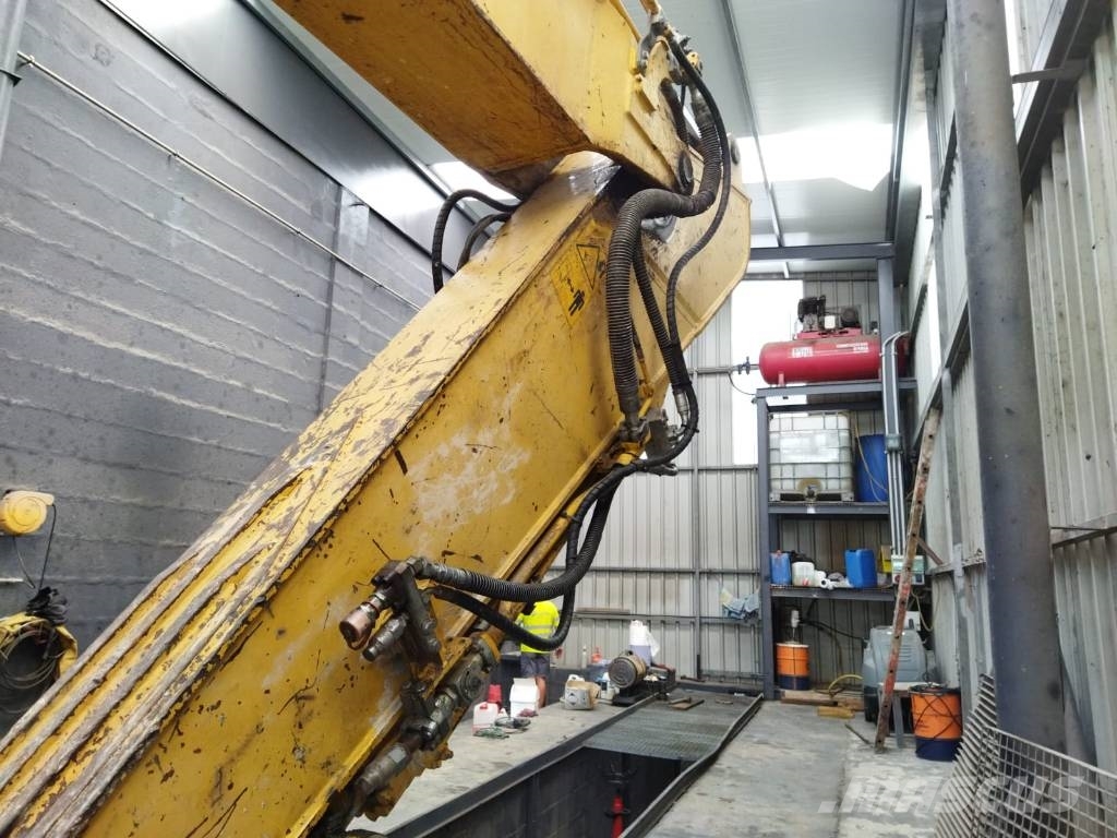 Komatsu PC240NLC-10 Верижен екскаватор