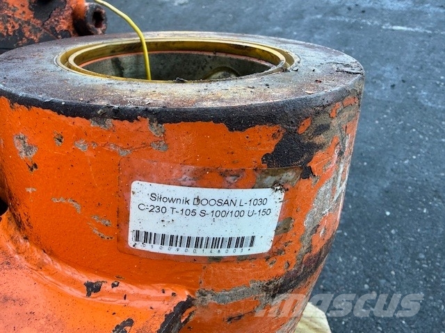 Doosan DL 300 USED HYDRAULIC CYLINDER Hidráulicos