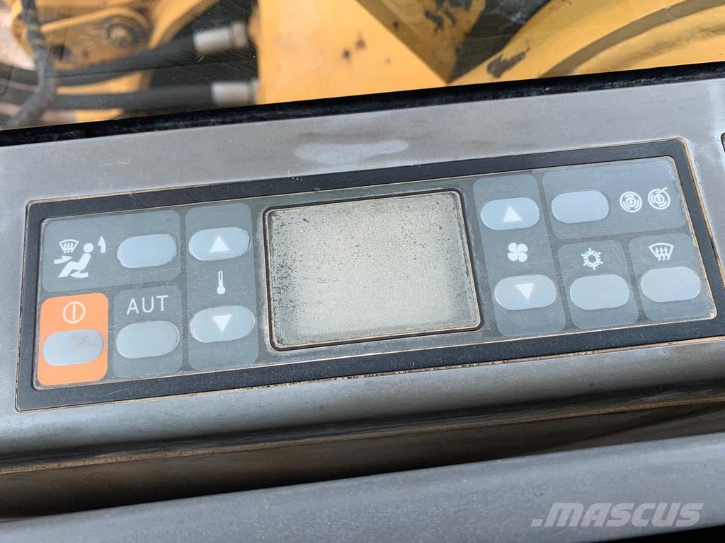 CAT 320 C . Bagri goseničarji