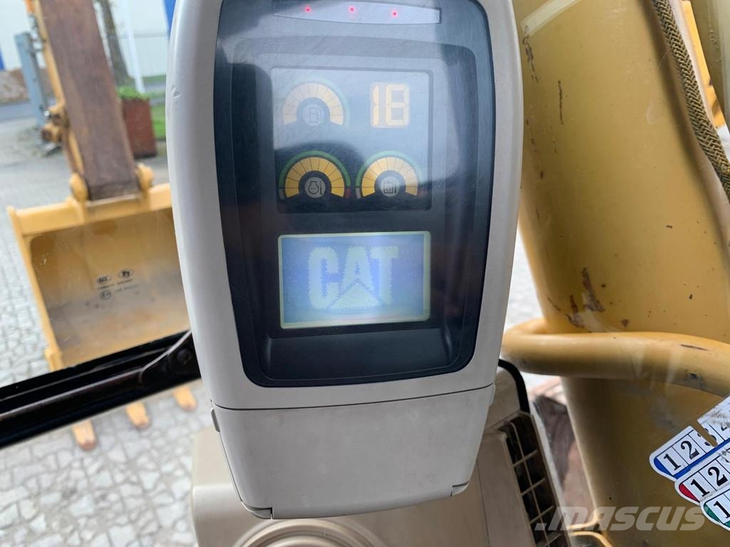 CAT 320 C . Bagri goseničarji