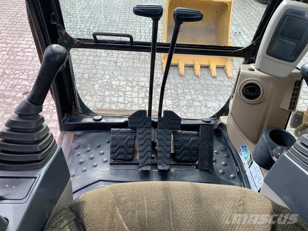 CAT 320 C . Bagri goseničarji