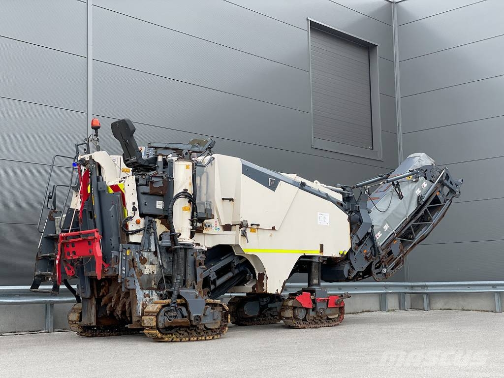 Wirtgen W 100 CFI Asfalta dzesēšanas iekārtas