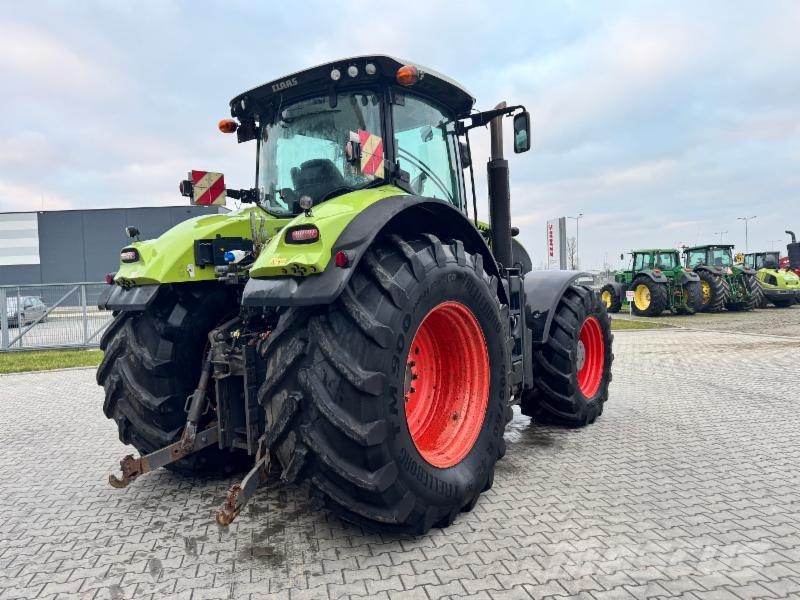 CLAAS AXION 920 Tractors