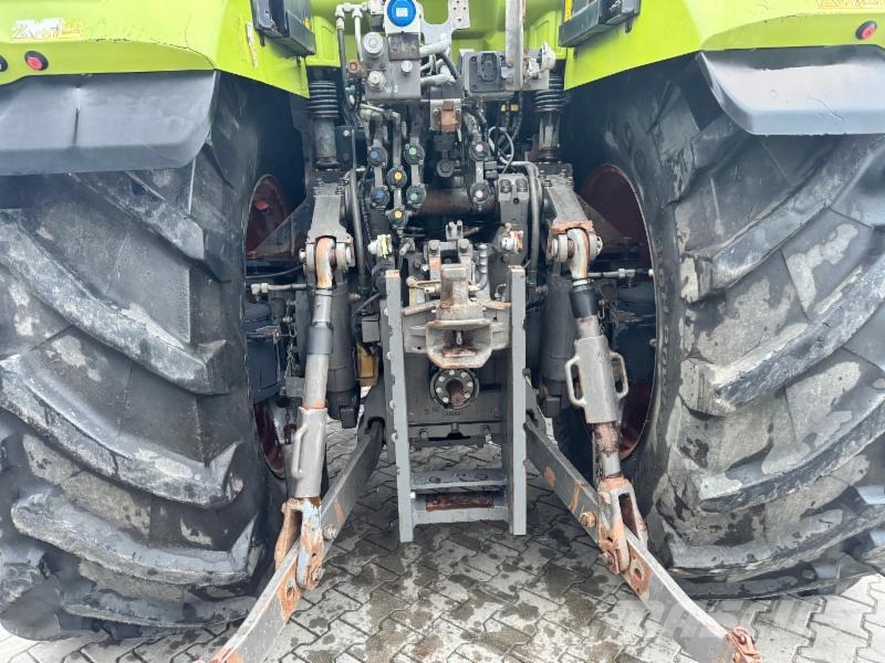 CLAAS AXION 920 Tractors