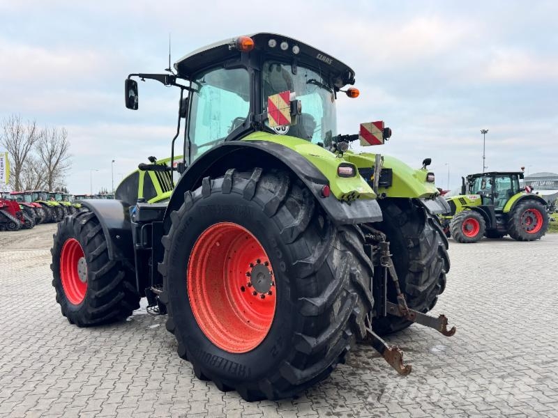 CLAAS AXION 920 Tractors