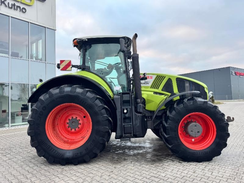 CLAAS AXION 920 Traktori