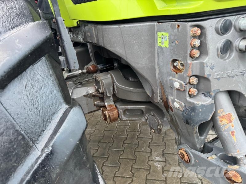 CLAAS AXION 920 Tractors