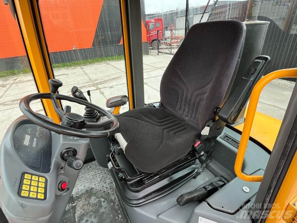 Volvo L 30 B-Z/X 4x4 AC / QUICK COUPLER, 2010, Lääne-Harju