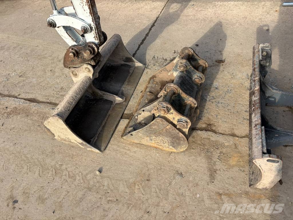 Takeuchi TB 216 Mini bagri <7t