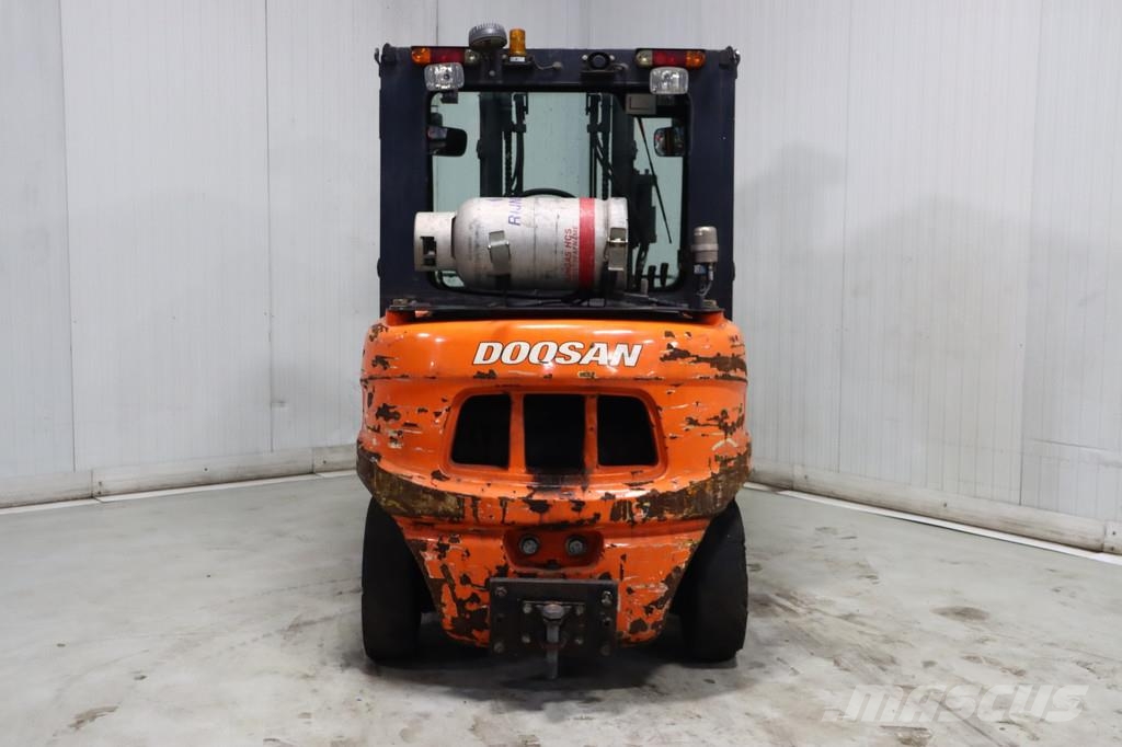 Doosan G40S-5 Gāzes autoiekrāvēji (LPG)