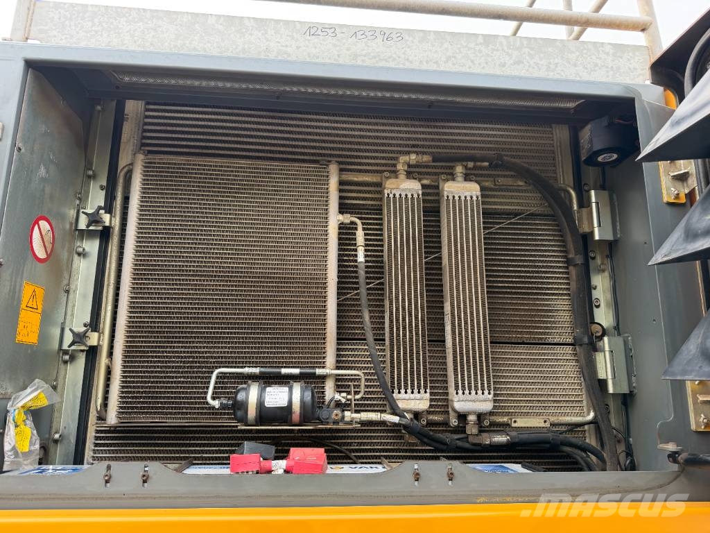 Liebherr LH 30 M Avfalls / industri hantering