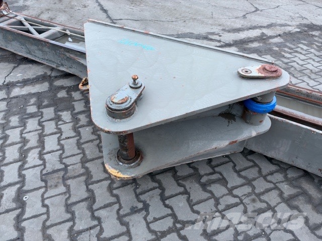 Bauer drilling mast with drilling head 2600 kg mase Sondaj ekipmanı aksesuarları ve yedek parçaları