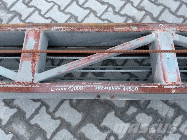 Bauer drilling mast with drilling head 2600 kg mase Sondaj ekipmanı aksesuarları ve yedek parçaları