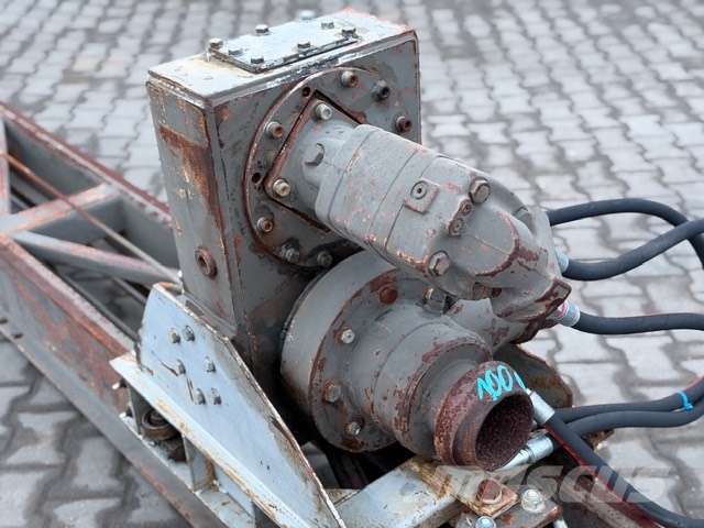 Bauer drilling mast with drilling head 2600 kg mase Sondaj ekipmanı aksesuarları ve yedek parçaları