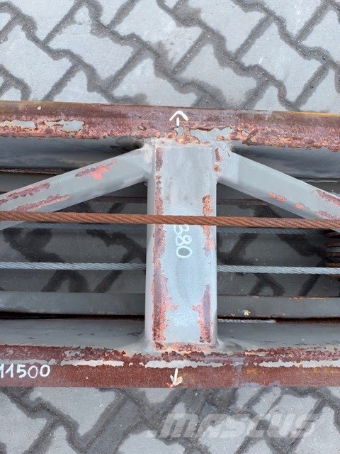 Bauer drilling mast with drilling head 2600 kg mase Sondaj ekipmanı aksesuarları ve yedek parçaları