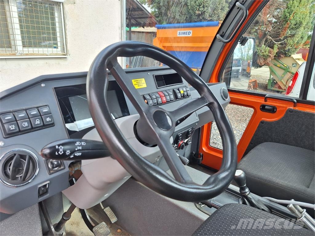 ZEBRA CAR 4X4 + CHARVÁT CTS 03-23-K Stavebnictví - ostatní