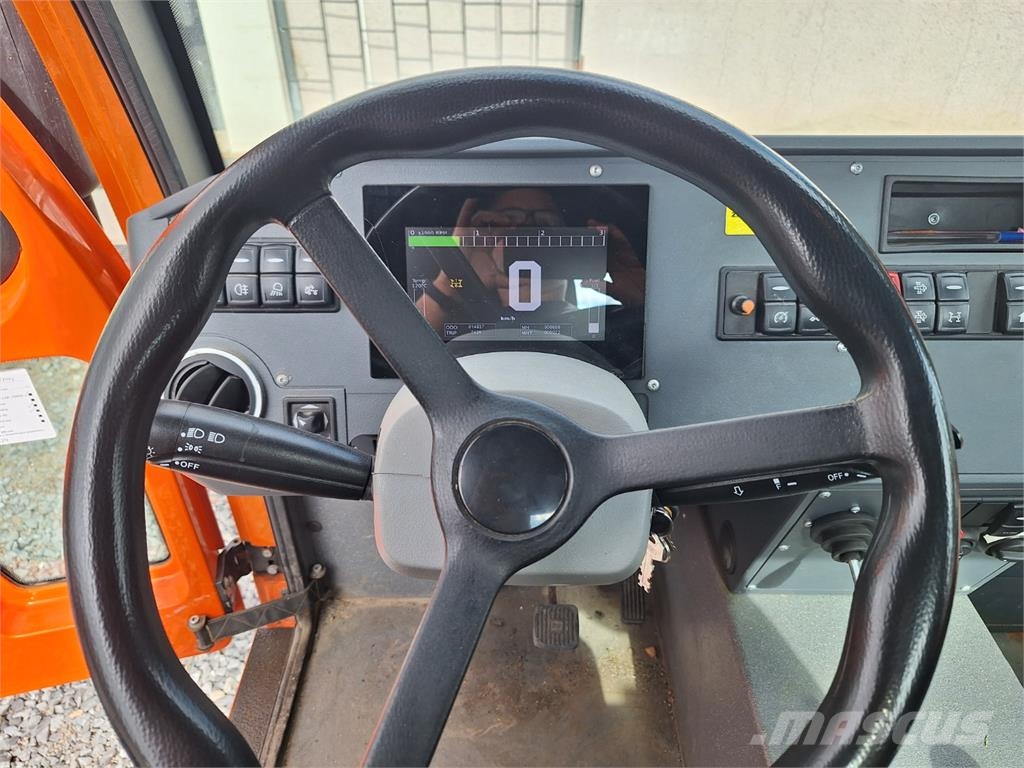 ZEBRA CAR 4X4 + CHARVÁT CTS 03-23-K Stavebnictví - ostatní