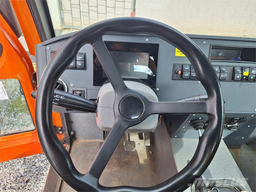 ZEBRA CAR 4X4 + CHARVÁT CTS 03-23-K Stavebnictví - ostatní