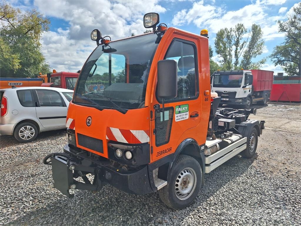 ZEBRA CAR 4X4 + CHARVÁT CTS 03-23-K Stavebnictví - ostatní