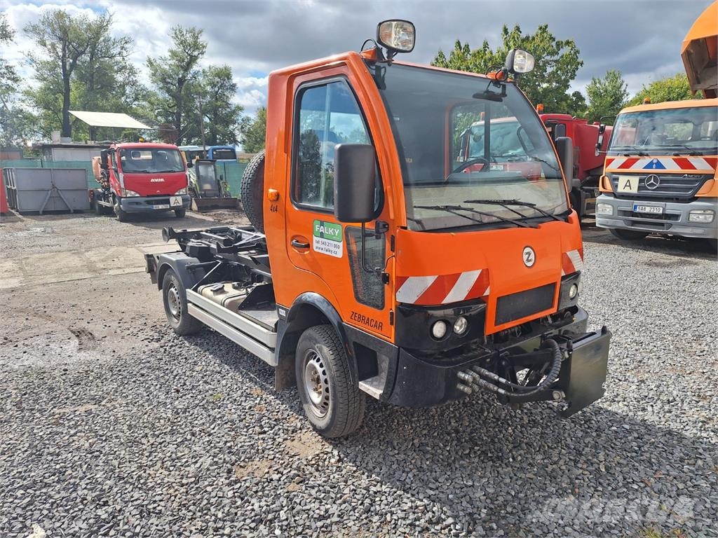 ZEBRA CAR 4X4 + CHARVÁT CTS 03-23-K Stavebnictví - ostatní