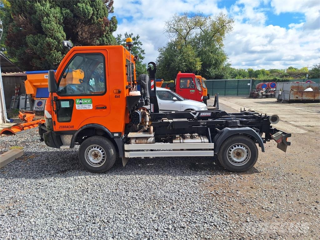 ZEBRA CAR 4X4 + CHARVÁT CTS 03-23-K Stavebnictví - ostatní