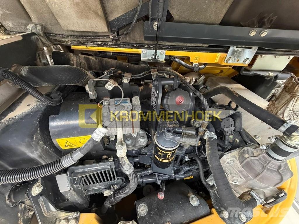 Komatsu PW 98 MR-10 Midi excavators 7t - 12t