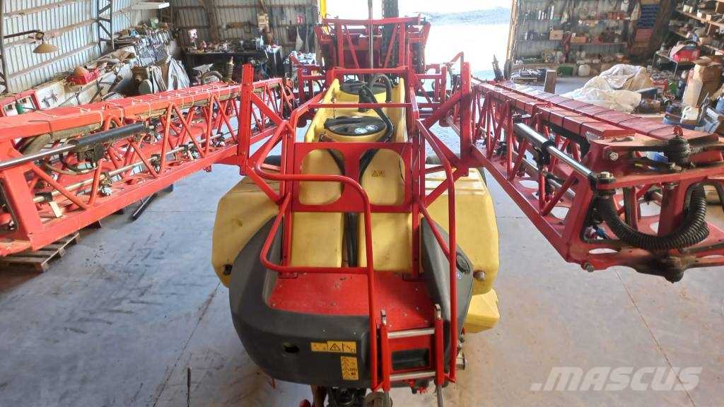 Kverneland Ikarus S38 Hinattavat ruiskut