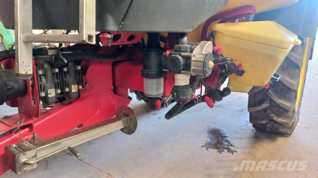 Kverneland Ikarus S38 Hinattavat ruiskut
