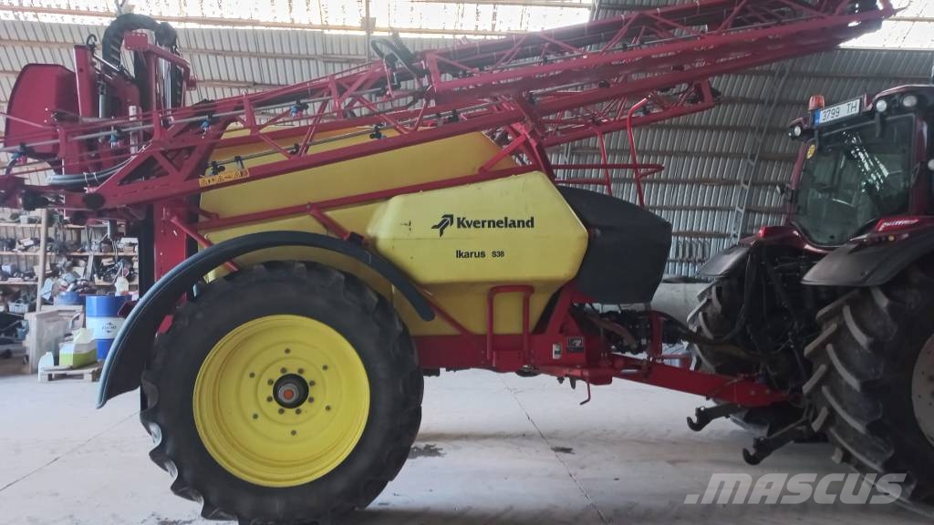Kverneland Ikarus S38 Hinattavat ruiskut