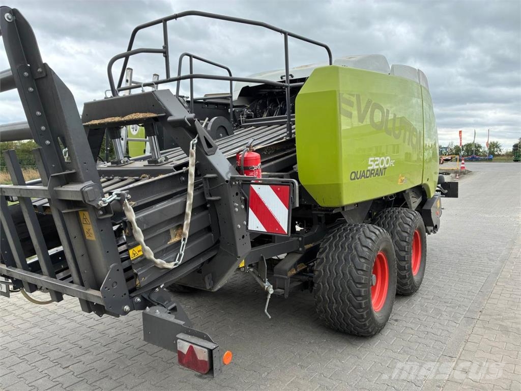 CLAAS Quadrant 5200 EVOLUTION FC Tandem Square balers