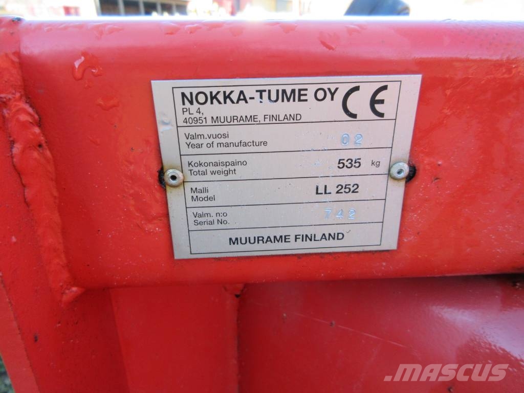 Esko 252 Lumilinko hydr.luukut+nivelakseli Kar püskürtücüler
