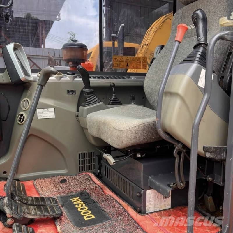 Doosan 60-9c Pásové rýpadlá
