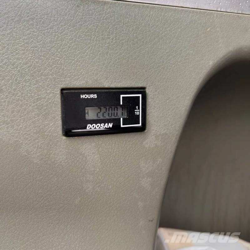 Doosan 60-9c Pásové rýpadlá