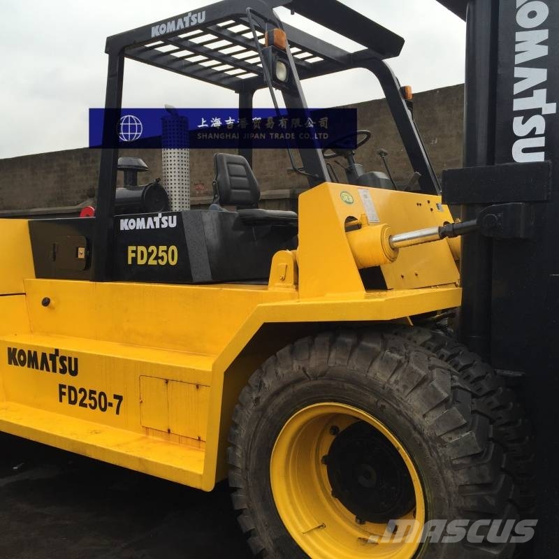 コマツ（小松製作所） FD25, 2020, 中華人民共和国 - 中古 ディーゼル