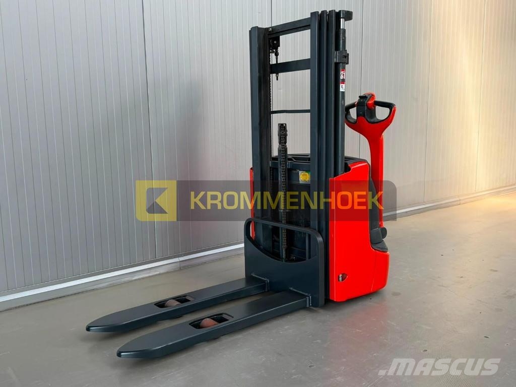 Linde L 12 Παλετοφόρα πεζού χειριστή με ιστό