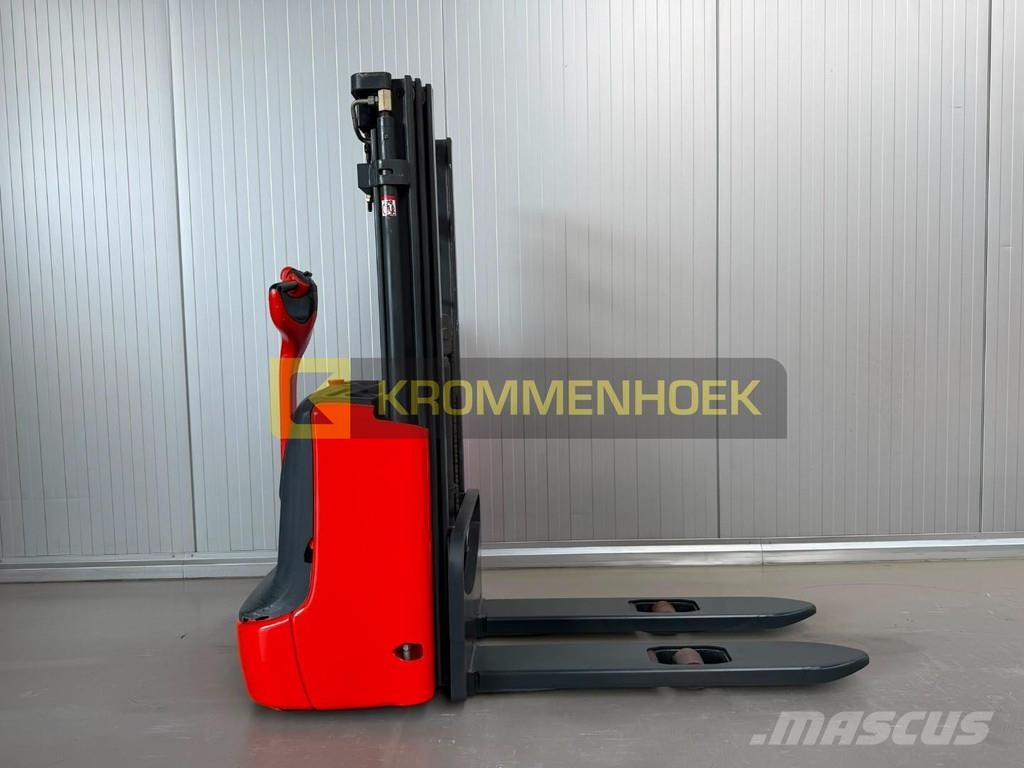 Linde L 12 Παλετοφόρα πεζού χειριστή με ιστό