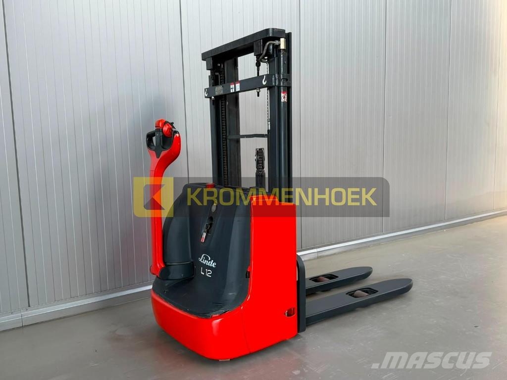 Linde L 12 Παλετοφόρα πεζού χειριστή με ιστό