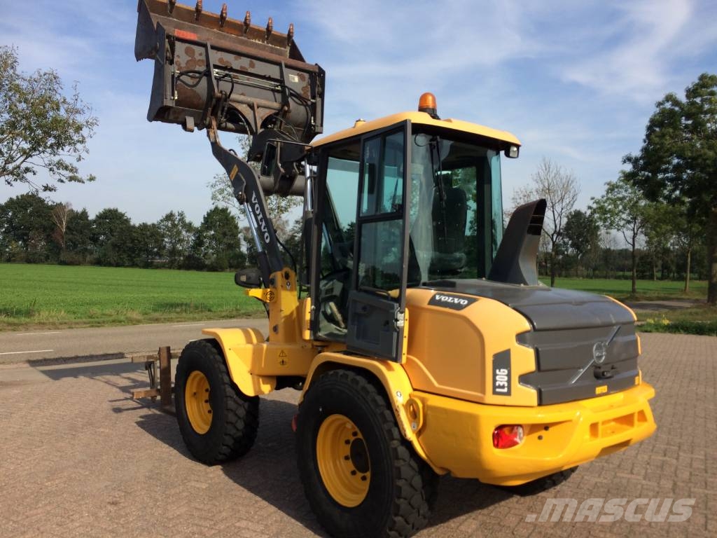 Volvo L 30 G Wielladers