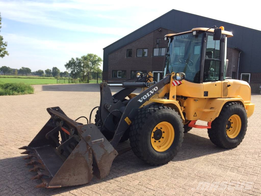 Volvo L 30 G Wielladers